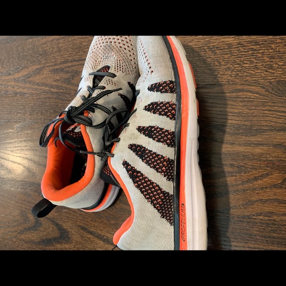 APL Shoes - APL BLACK WHITE STRIPE RUNNING SNEAKERS SIZE 9.5